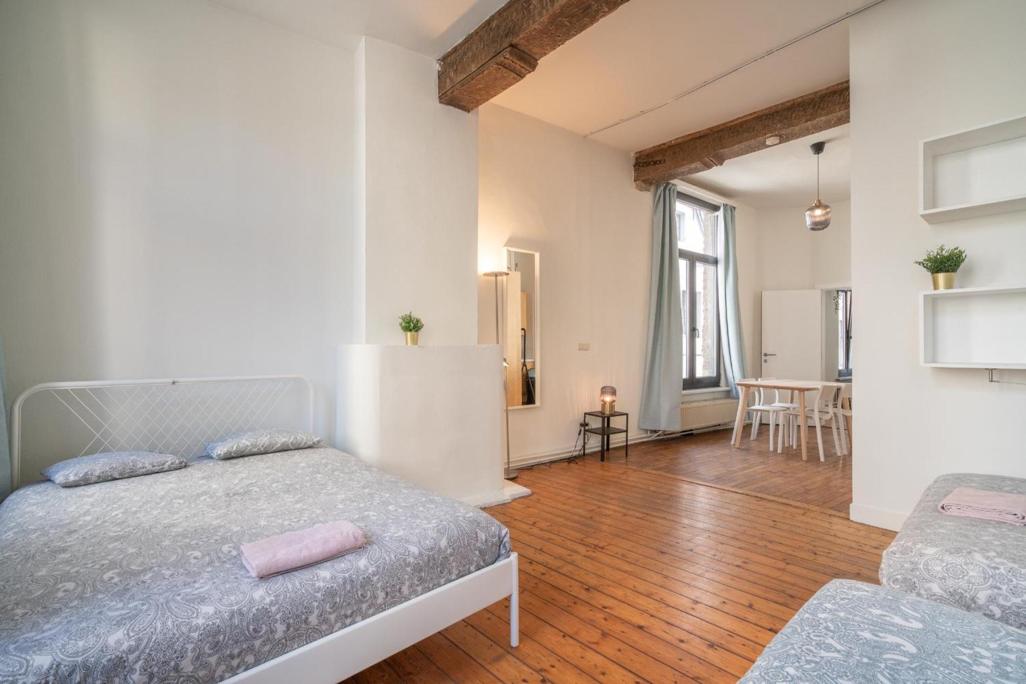 Authentic Apartments In The Center Of Antwerp Antuérpia Exterior foto